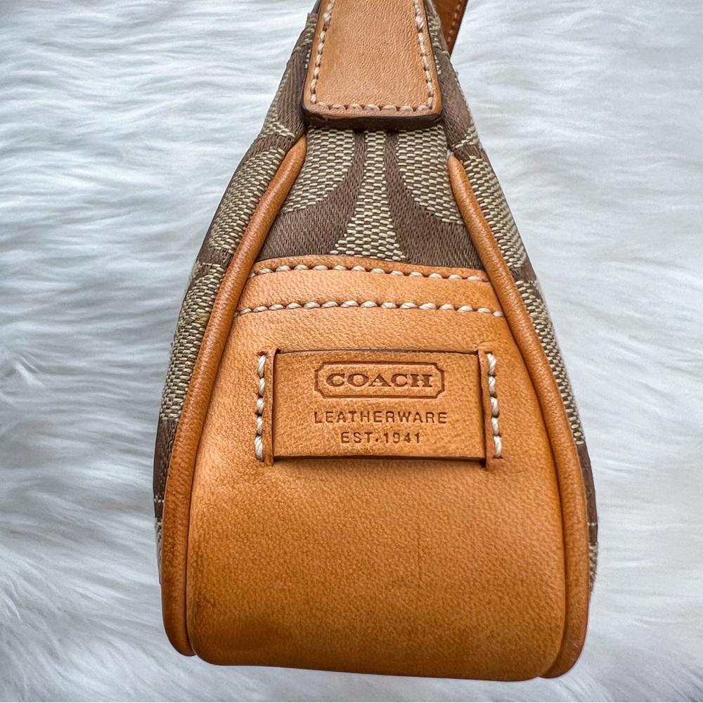 Vintage Y2K Coach Hampton Signature Beige Baguette Shoulder Bag with Flap Buckle - Picture 8 of 11